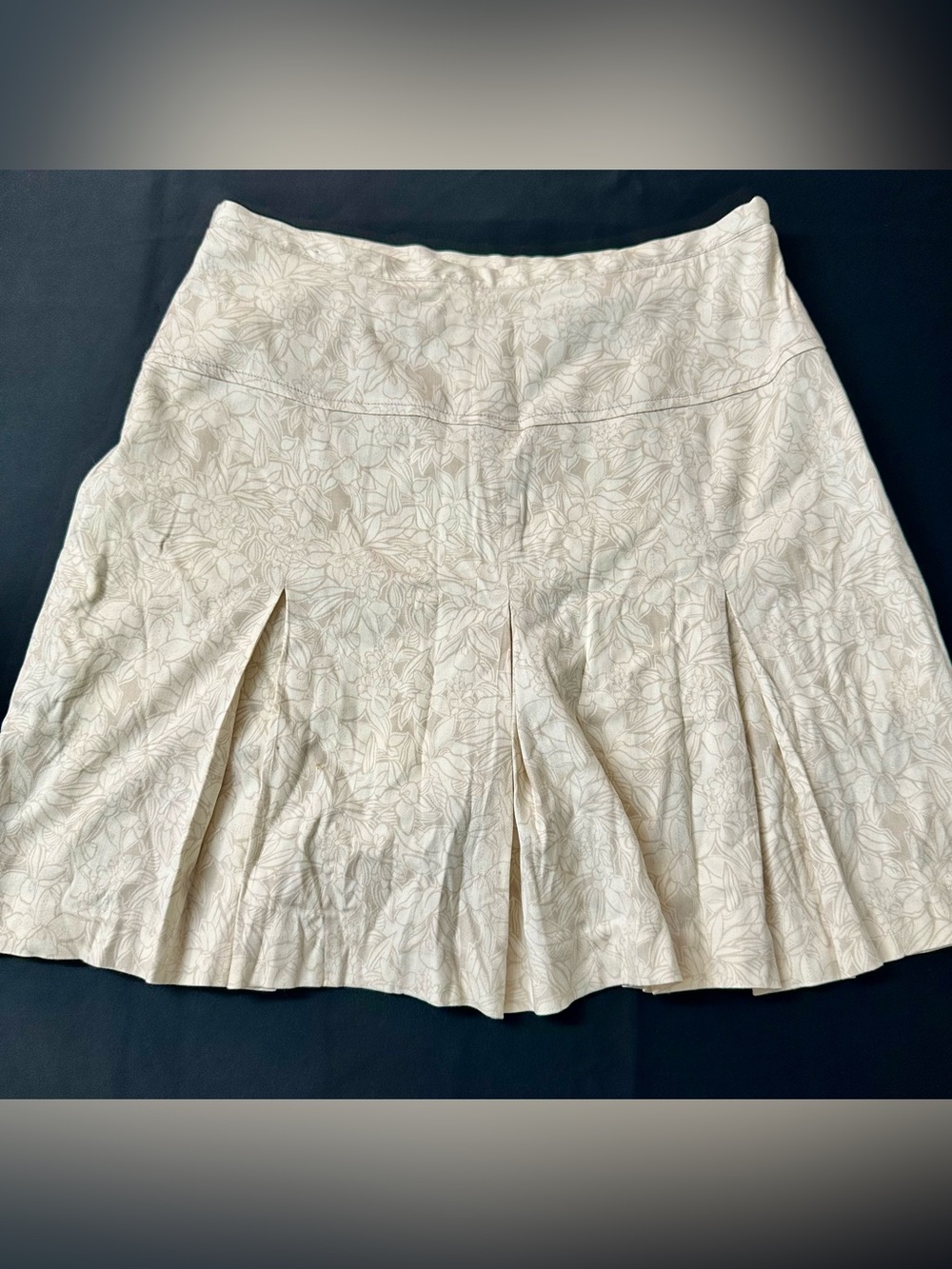 Women's Cream Floral Pleated A-Line Golf Skort